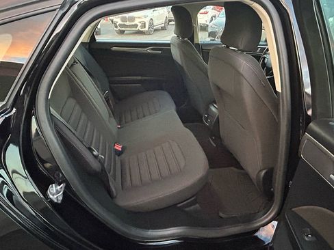 Used 2019 Ford Fusion SE image 9