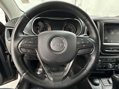 Used 2020 Jeep Cherokee Trailhawk w/ Cold Weather Group image 16