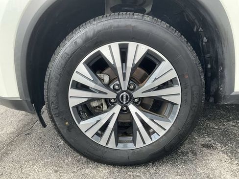 Used 2023 Nissan Rogue SV AWD/4WD image 9
