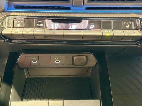 Certified 2026 Toyota Prius XLE AWD/4WD image 15