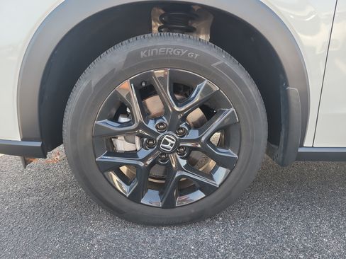 Used 2024 Honda HR-V Sport image 9