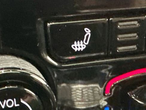 Used 2023 Jeep Grand Cherokee Altitude image 18