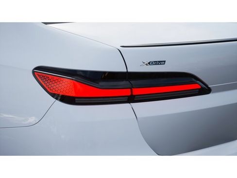 New 2026 BMW 760i xDrive image 8