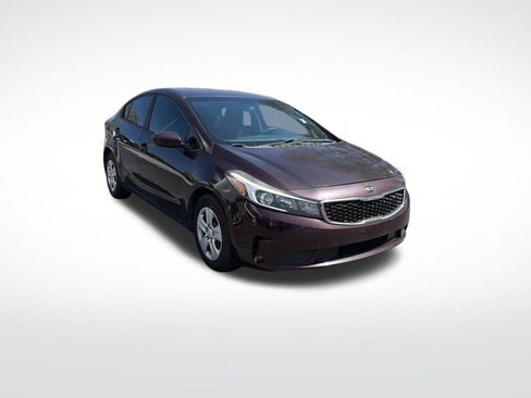 Used 2017 Kia Forte LX w/ LX Popular Package image 2
