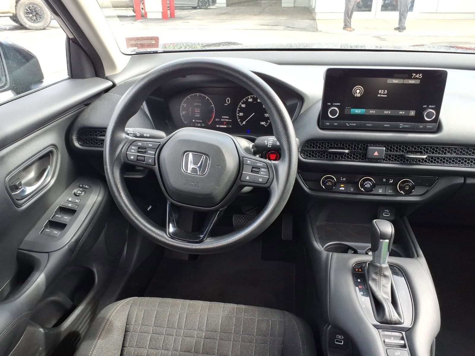 Used 2023 Honda HR-V LX image 9