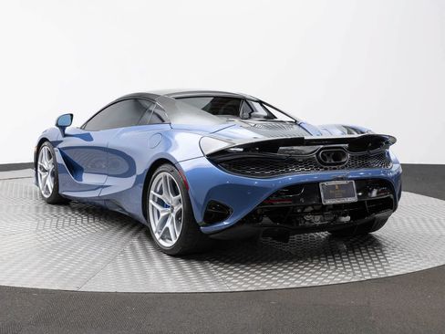 Used 2026 McLaren 750S Spider RWD image 4