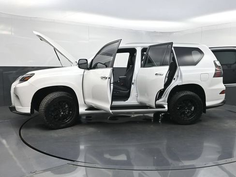 Used 2023 Lexus GX 460 Premium w/ Accessory Package AWD/4WD image 42