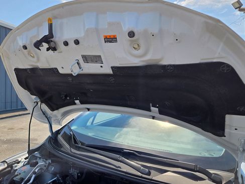 Used 2025 Nissan Versa SV FWD image 46