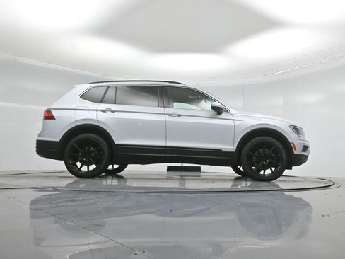 Used 2019 Volkswagen Tiguan SE w/ Panoramic Sunroof Package FWD image 47