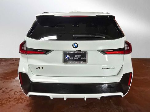 Used 2026 BMW X1 xDrive28i w/ Technology Package AWD/4WD image 4