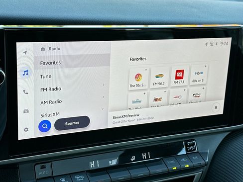 Used 2025 Toyota Camry Hybrid image 17