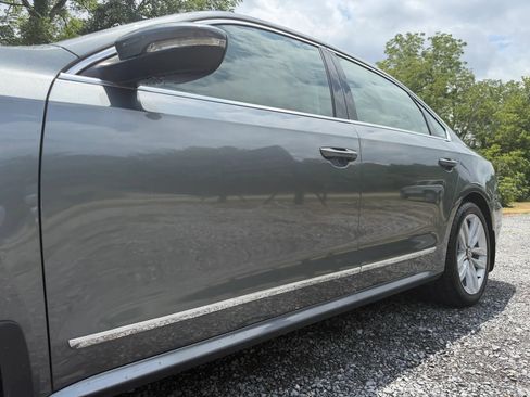 Used 2016 Volkswagen Passat 3.6 SEL Premium FWD image 10