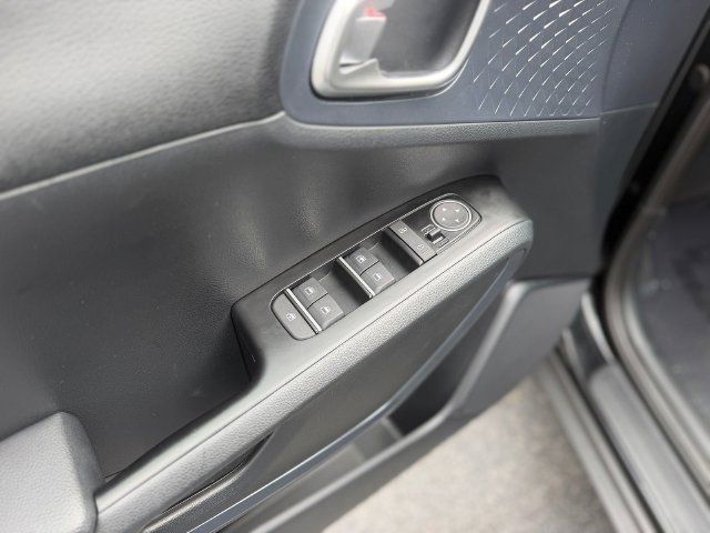 Certified 2025 Kia Soul EX FWD image 11