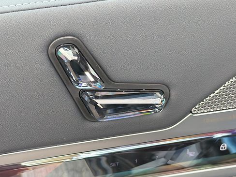 New 2026 BMW i7 xDrive60 AWD/4WD image 24