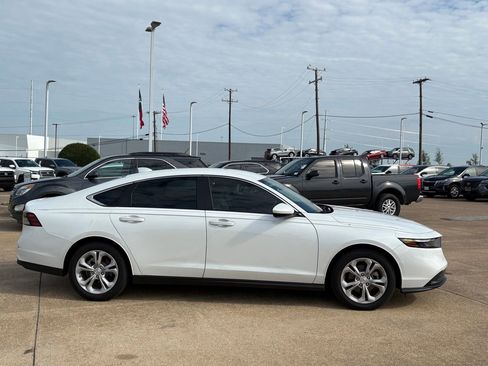 Used 2025 Honda Accord LX image 24
