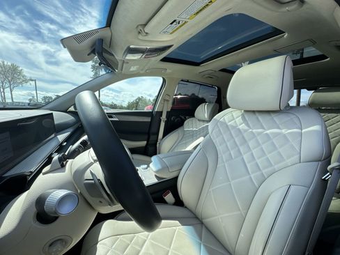 Used 2025 Genesis GV80 3.5T Prestige image 28