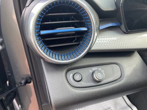 Used 2024 Chevrolet Trax LT w/ Driver Confidence Package image 24