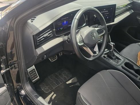 Used 2025 Volkswagen Jetta Sport FWD image 3
