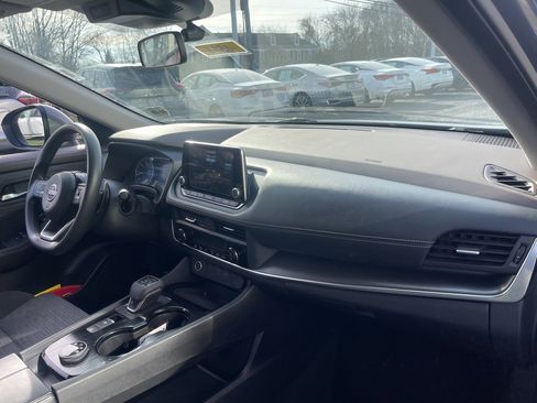 Certified 2023 Nissan Rogue SV image 13