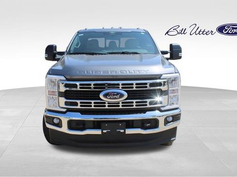 Used 2024 Ford F250 XLT AWD/4WD image 2