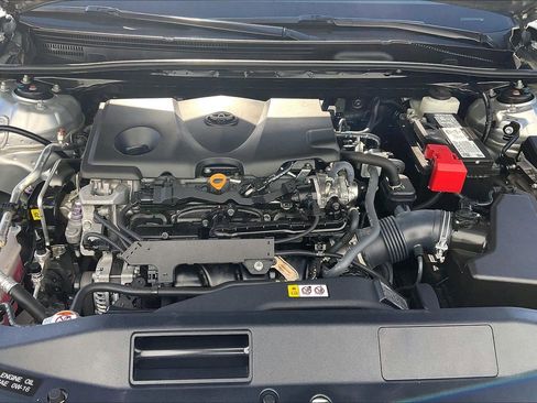 Used 2022 Toyota Camry SE w/ Cold Weather Package image 13