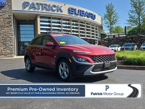 Used 2022 Hyundai Kona SEL AWD/4WD image 1