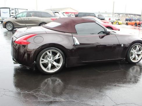 Used 2010 Nissan 370Z Touring w/ Sport Pkg image 10