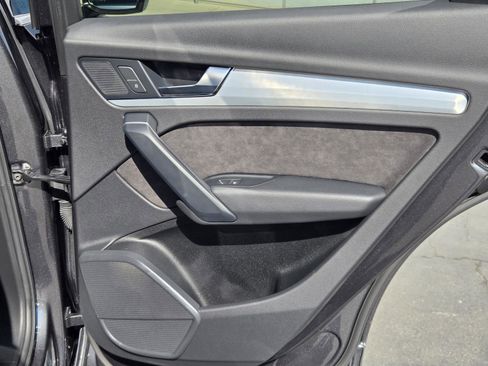 Used 2020 Audi SQ5 Premium w/ Convenience Package image 29