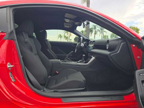 Used 2023 Toyota GR86 w/ ALL Weather Mat Package (TMS) RWD image 10