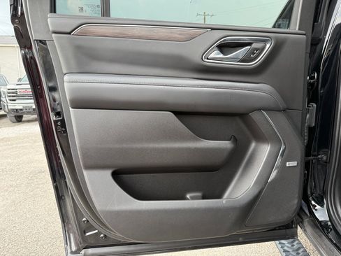 Used 2021 Chevrolet Suburban Z71 w/ Rear Media and Nav Package AWD/4WD image 20