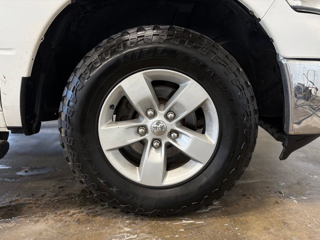 Used 2019 RAM 1500 ST w/ SXT Appearance Group AWD/4WD image 33