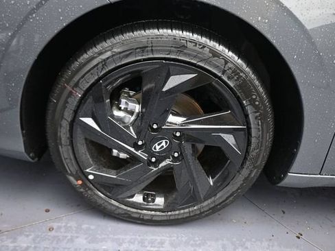 Used 2026 Hyundai Elantra SEL Sport Premium FWD image 32