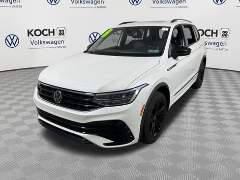 Used 2024 Volkswagen Tiguan SE R-Line AWD/4WD image 3