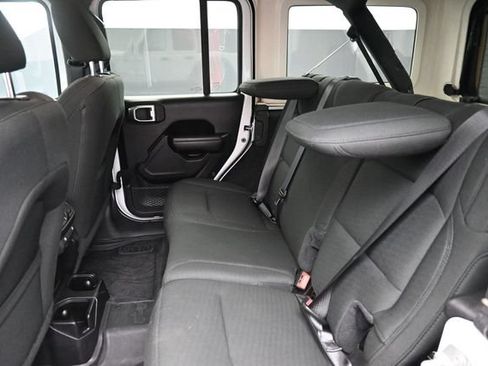 Used 2019 Jeep Wrangler Unlimited Sport S AWD/4WD image 19
