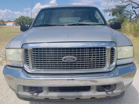 Used 2003 Ford Excursion XLT image 4