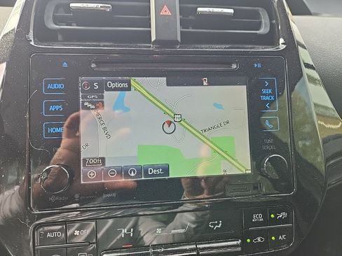 Used 2016 Toyota Prius Three Touring image 4