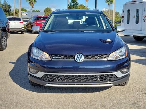 Used 2017 Volkswagen Golf Alltrack SE image 2