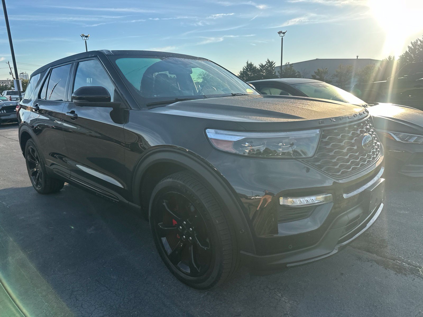 Used 2021 Ford Explorer ST w/ Equipment Group 401A AWD/4WD image 2