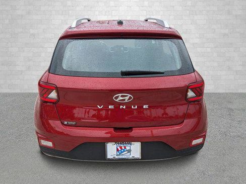 New 2025 Hyundai Venue Limited image 3