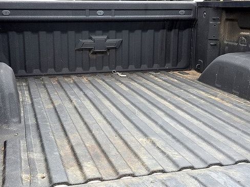 Used 2023 Chevrolet Silverado 1500 LT Trail Boss w/ Convenience Package II image 11