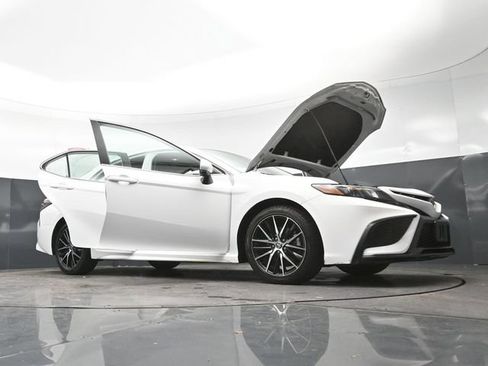Used 2024 Toyota Camry SE FWD image 35