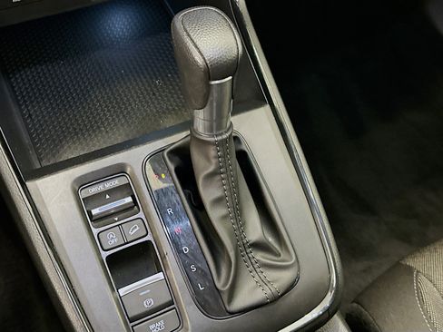 Used 2025 Honda CR-V LX image 24