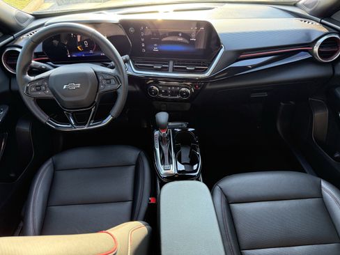 Used 2024 Chevrolet Trax RS w/ Driver Confidence Package image 13