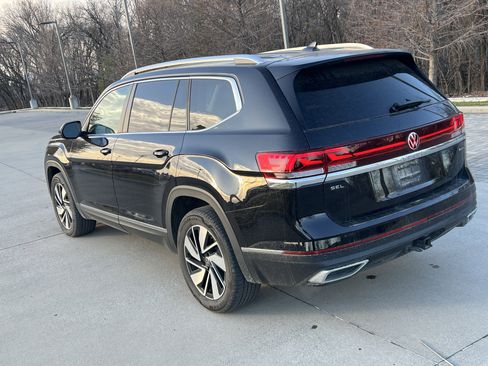 Certified 2025 Volkswagen Atlas SEL image 8