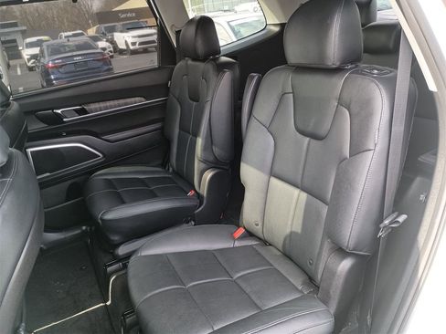 Used 2024 Kia Telluride EX w/ EX Captain's Chair Package image 29