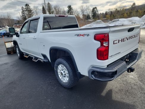 Used 2022 Chevrolet Silverado 2500 LT w/ Convenience Package image 6