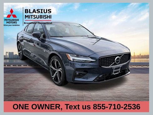 Used 2025 Volvo S60 B5 Core image 1