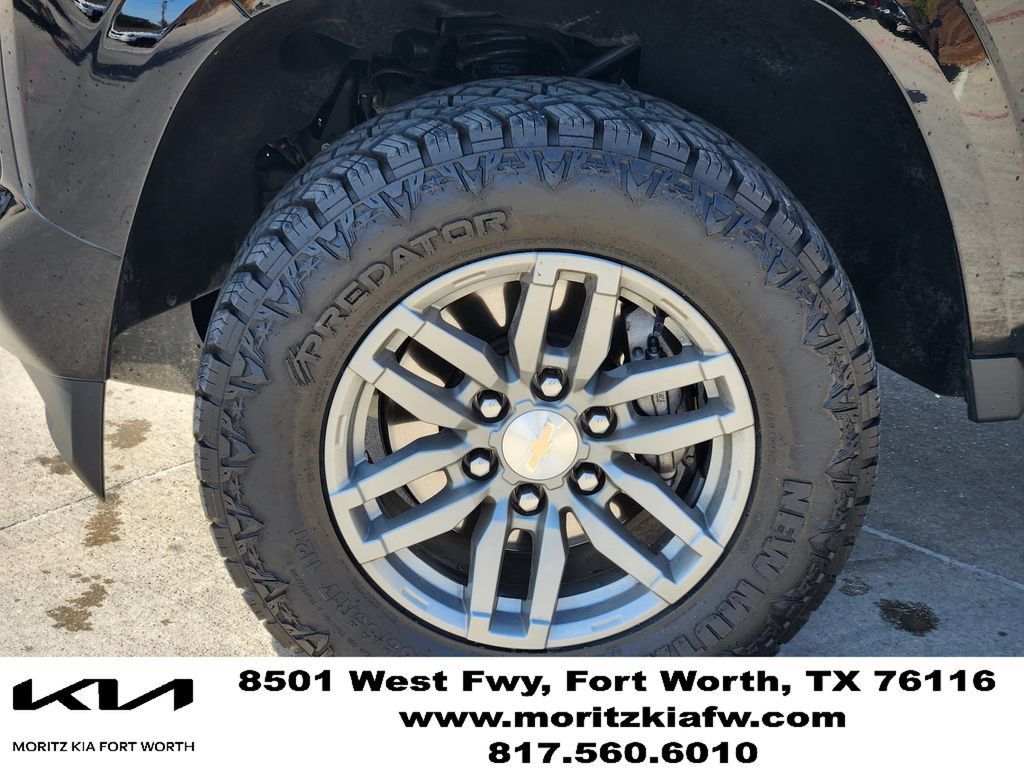 Used 2025 Chevrolet Colorado W/T w/ WT Convenience Package II RWD image 9