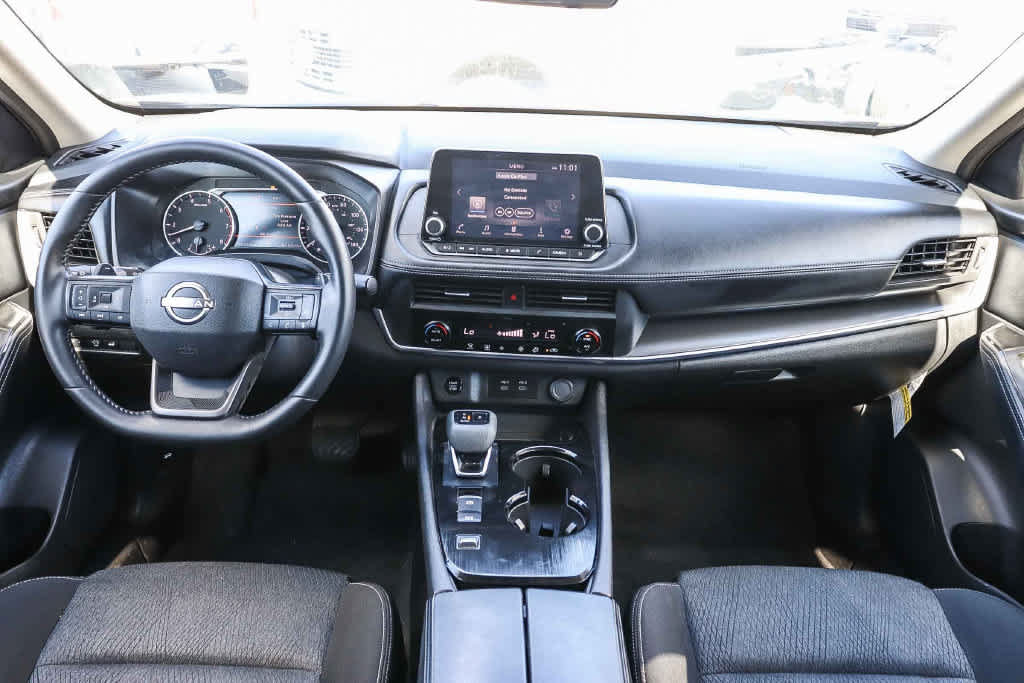 Used 2026 Nissan Rogue SV FWD image 12