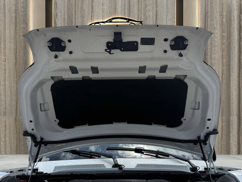 Used 2023 Land Rover Defender 90 S image 17